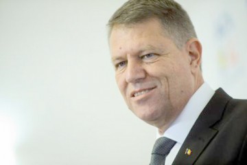 Iohannis: În mine veţi avea un preşedinte care încearcă să reconecteze cartea la om şi omul la carte